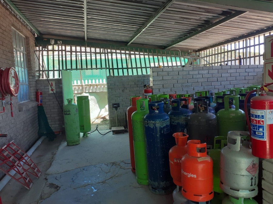 Commercial Property for Sale in Voorbaai Western Cape